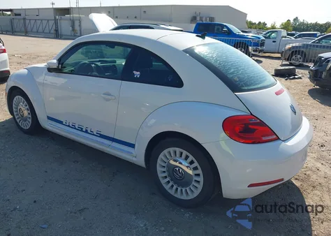 2014 Volkswagen Beetle 2.5L z USA, uszkodzony, nr VIN 3VWJP7AT0EM626991